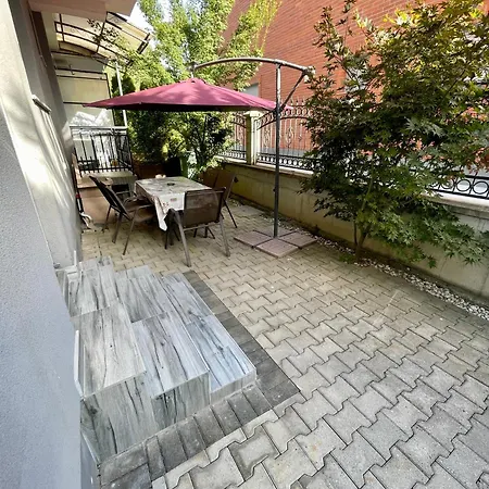 Elkos Apartment